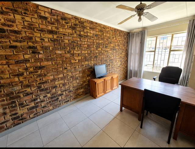 4 BEDROOM TOWNHOUSE FOR SALE IN VANDERBIJLPARK SE 1